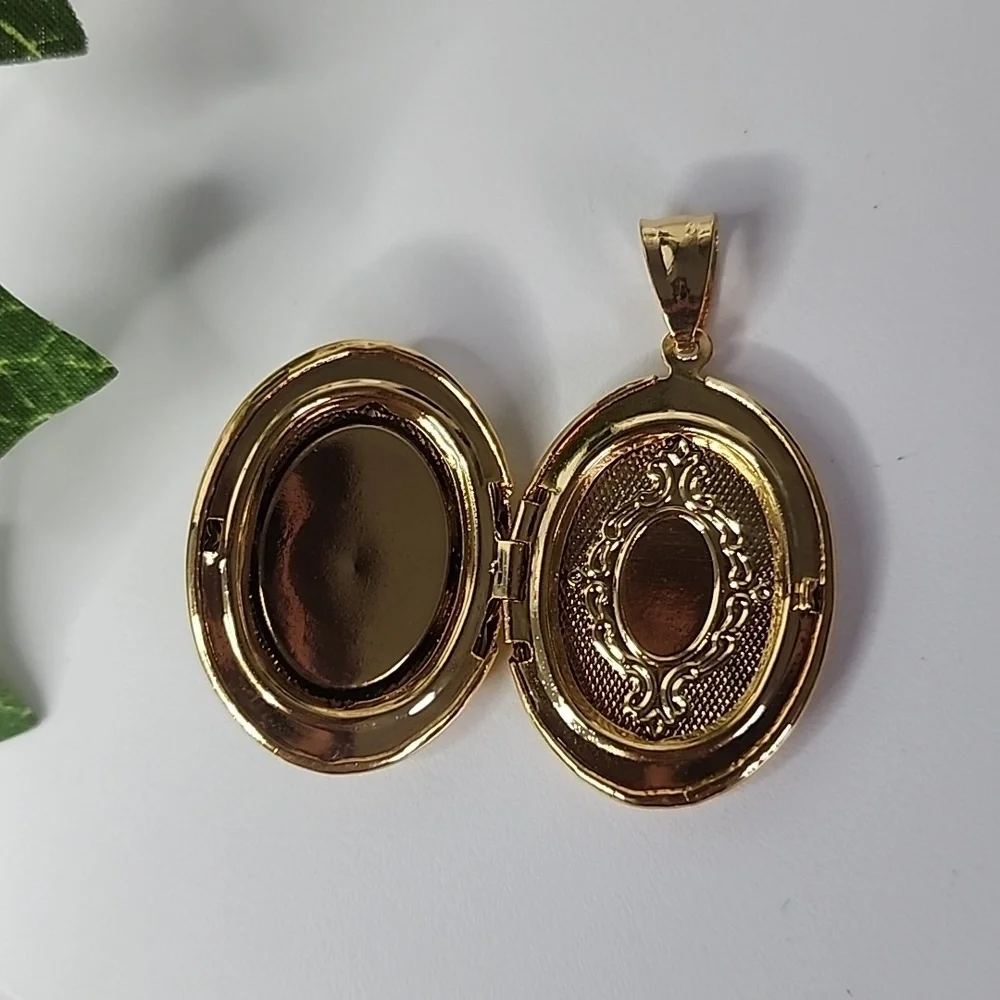 Gold Filled Locket Pendant Divine Child Jesus New